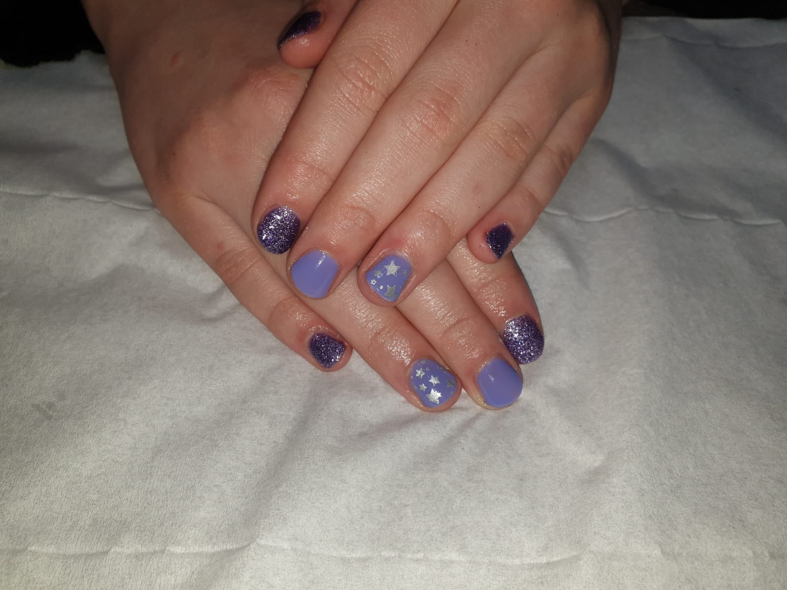 
      Christmas Nails - Perfect Beauty Balerno
      